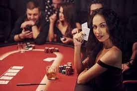 Chat interface showing agent explaining game rules and bet mechanics